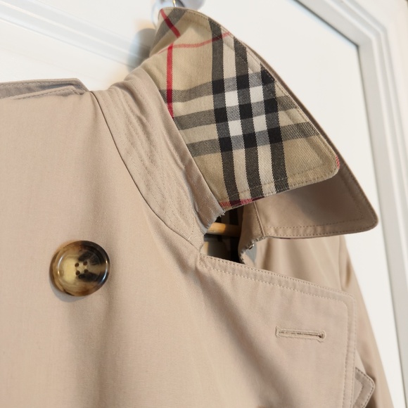 BURBERRY TRENCH COAT MADE IN ENGLAND - Picture 7 of 11